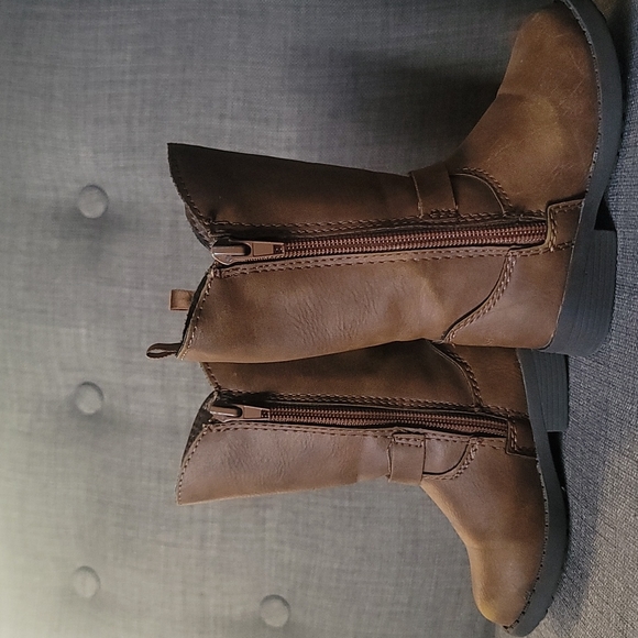 Super cute toddler boots - Picture 4 of 8